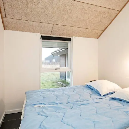 Ten-bedroom In